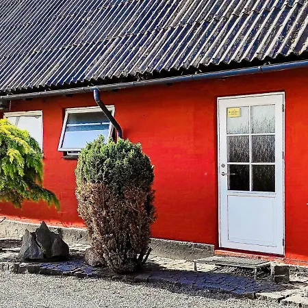 Vibrant Holiday In Bornholm With Terrace Apartamento Rønne