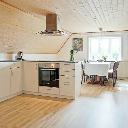 Vibrant Holiday In Bornholm With Terrace Apartamento Rønne